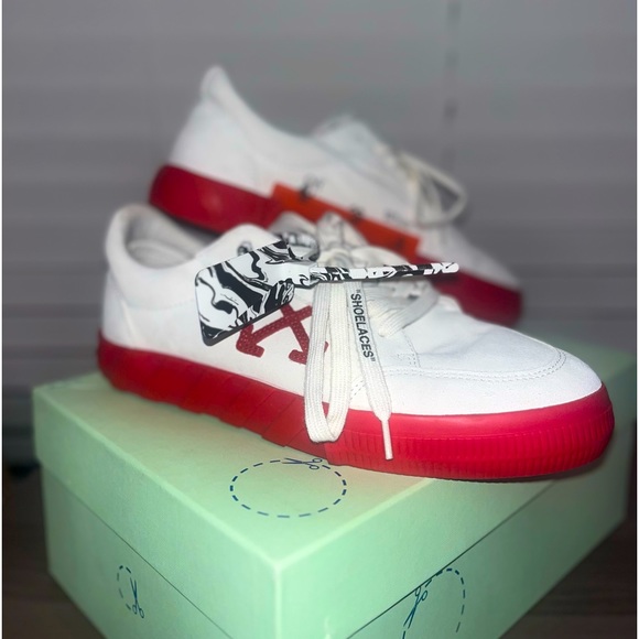 OFF WHITE SHOES - Picture 1 of 4